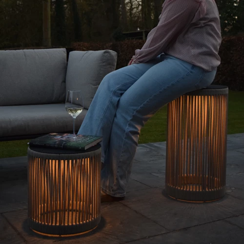 Lucide PINGI - wiederaufladbare Stehlampe Innen/Außen - Akku/Batterie - Ø 33,5 cm - LED 3 StepDim - 1x3W 3000K - IP44 - Taupe - Atmosphäre 3